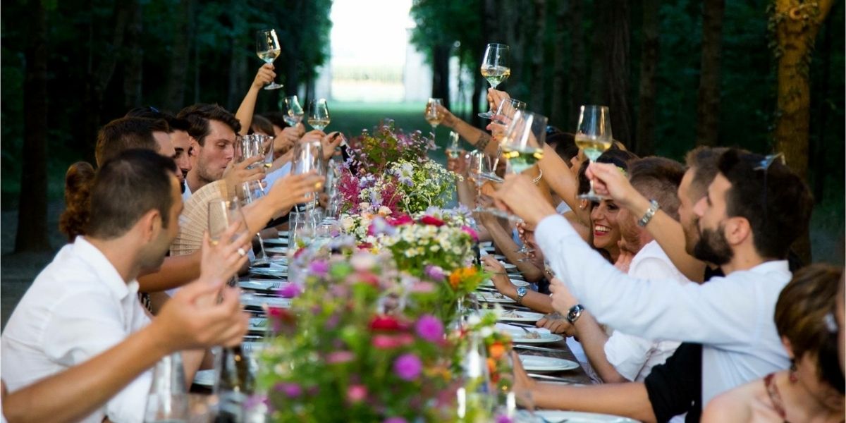 Organizzare una Cena di Lavoro a Casa Come Stupire Clienti e Colleghi Internazionali
